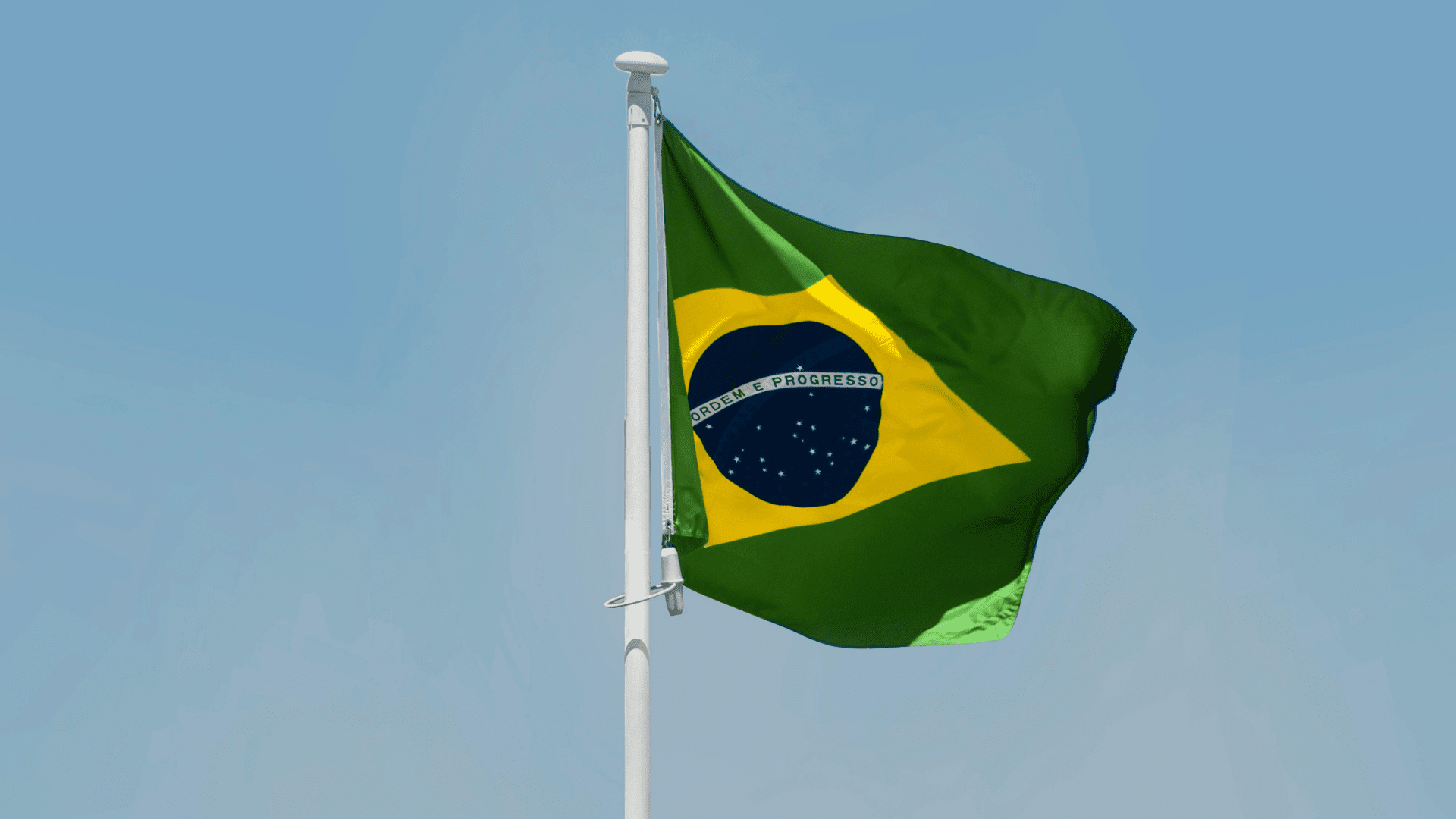 Brasil ratifica a Convenção TIR (IRU) e consolida avanço histórico para o Transporte Rodoviário Internacional de Cargas