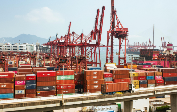 Exportações caem 1% em janeiro, importações recuam 10% e saldo aumenta 85% 