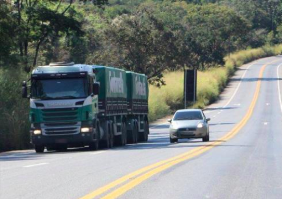 PRF divulga restrições para veículos de carga nas rodovias do Paraná no Carnaval