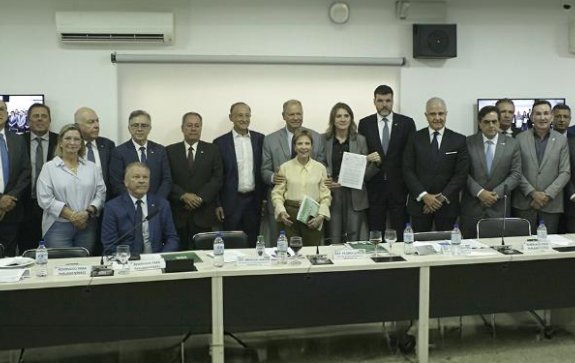 CNT e entidades do setor produtivo entregam manifesto sobre jornada de trabalho - Confederação alerta para impactos no transporte