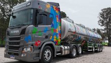 Caminhão temático da Transbochnia transforma rodovias em espaço de conscientização sobre o autismo