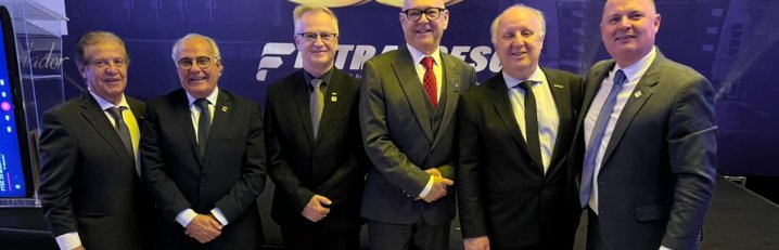 Presidente do SETCEPAR participa da comemoração de 35 anos da FETRANCESC